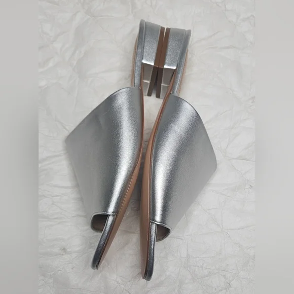 ❤️Comfortview Silver "Capri" Sandals Slides Size 12M Casual Shoes Cruise Slipon - Picture 7 of 8